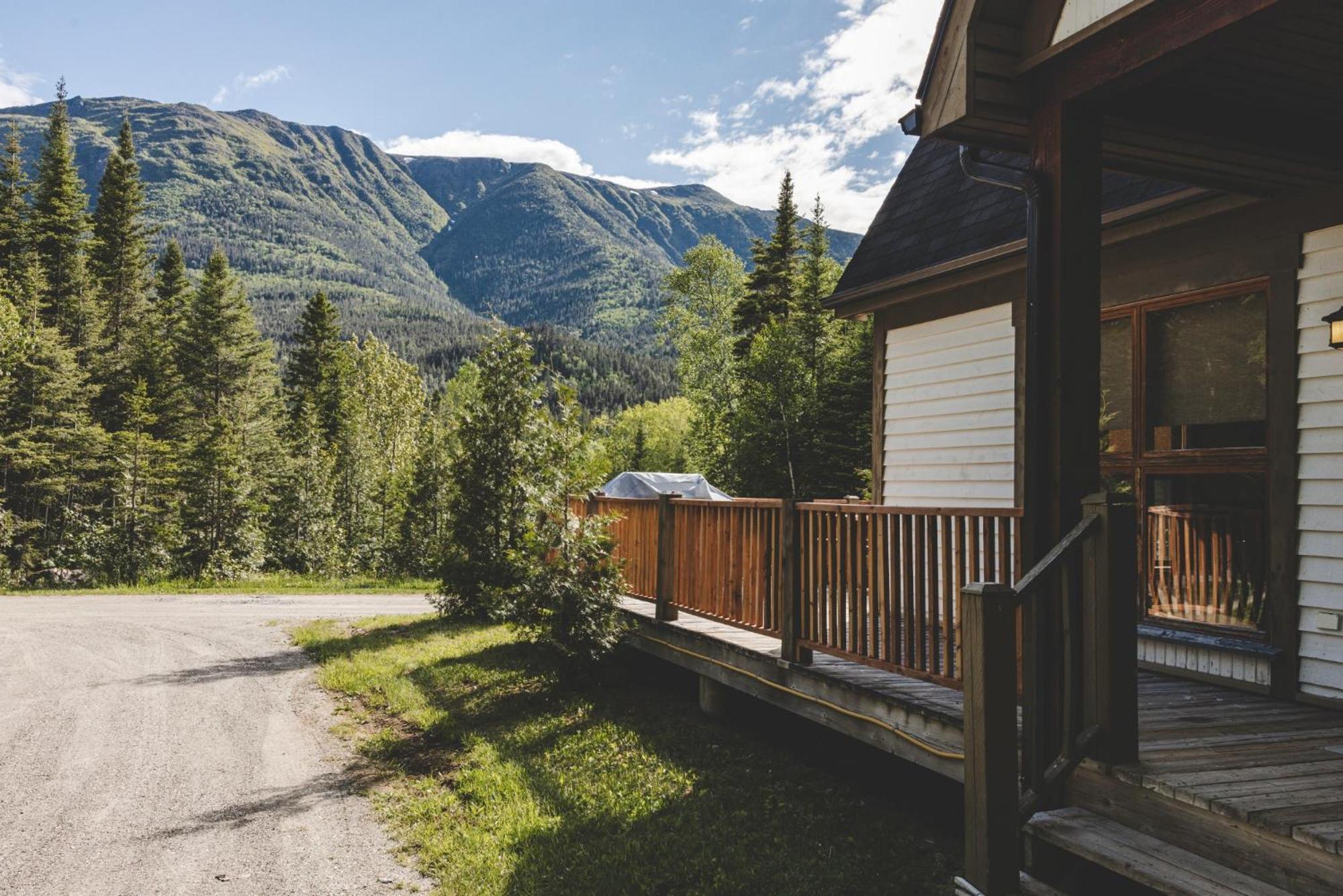 Gite Du Mont-Albert - Sepaq Sainte Anne des Monts Экстерьер фото