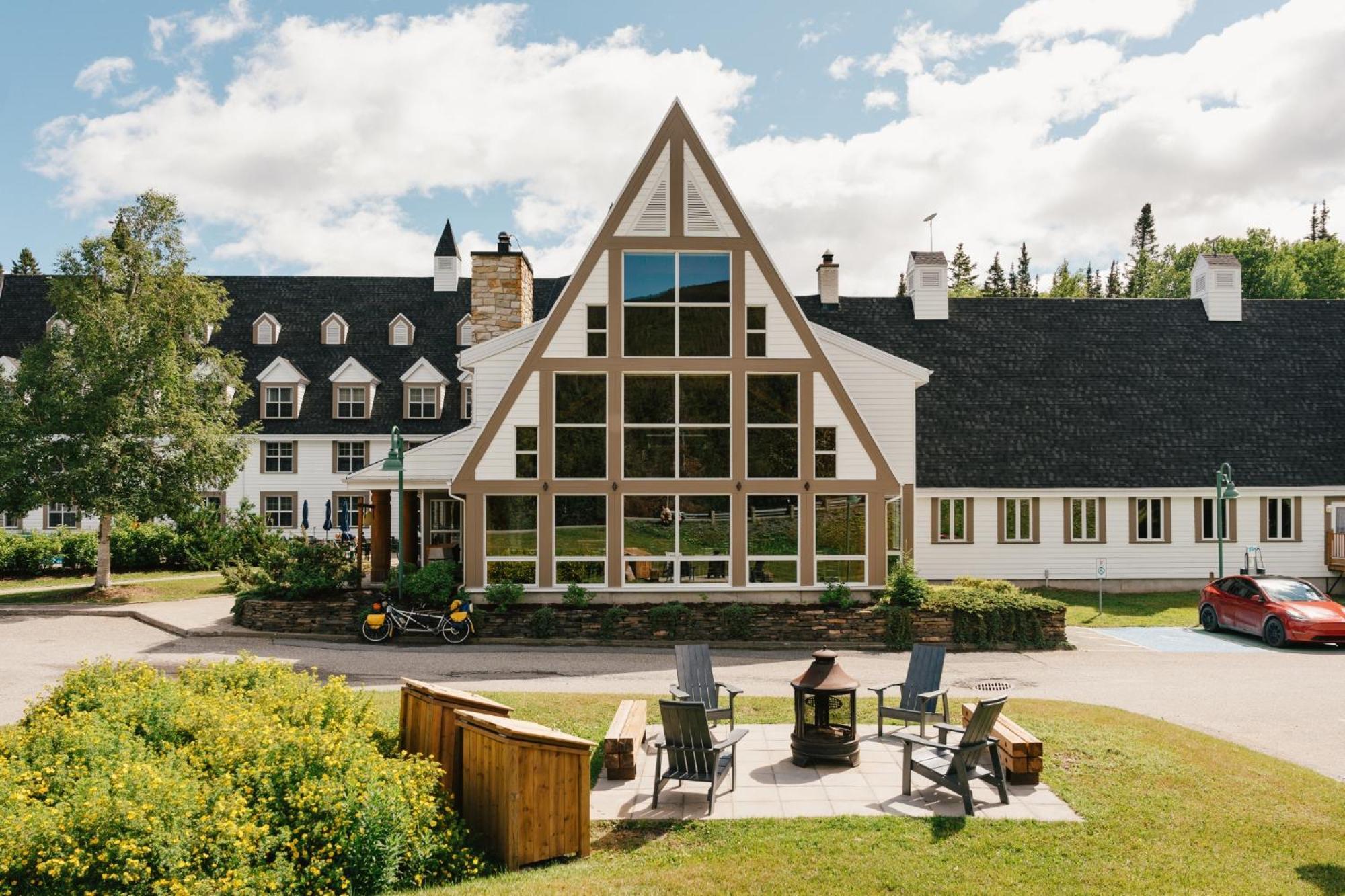 Gite Du Mont-Albert - Sepaq Sainte Anne des Monts Экстерьер фото